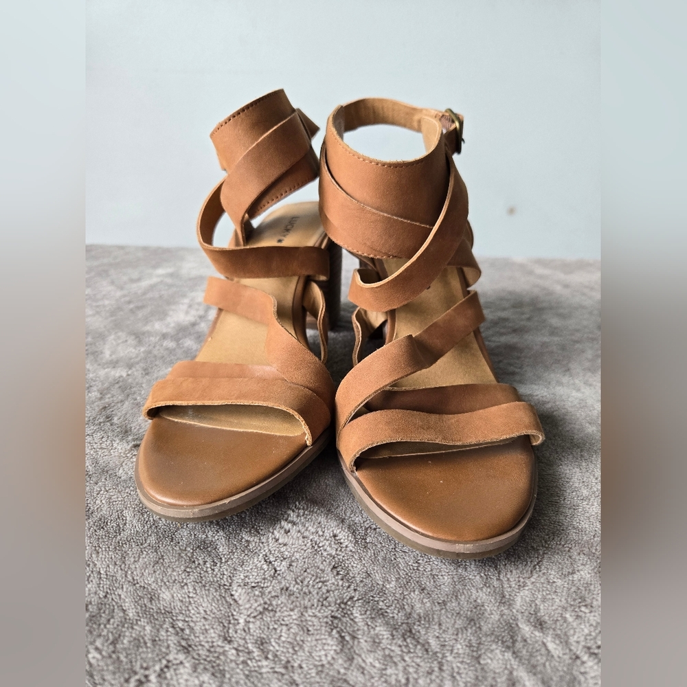 Lucky Brand Kailasa Strappy Brown Heels 8M - Picture 5 of 7